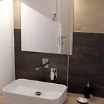 Adenzia Gæstehus 3*