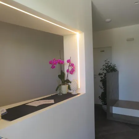 Πανσιόν Adenzia