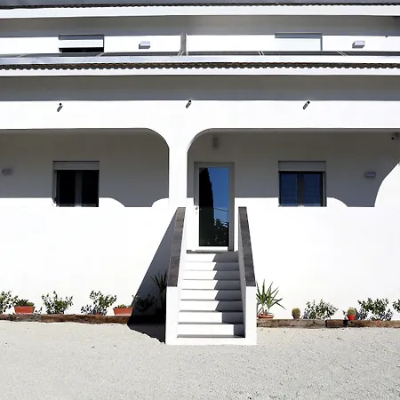 Adenzia 3* Καλτανισέττα